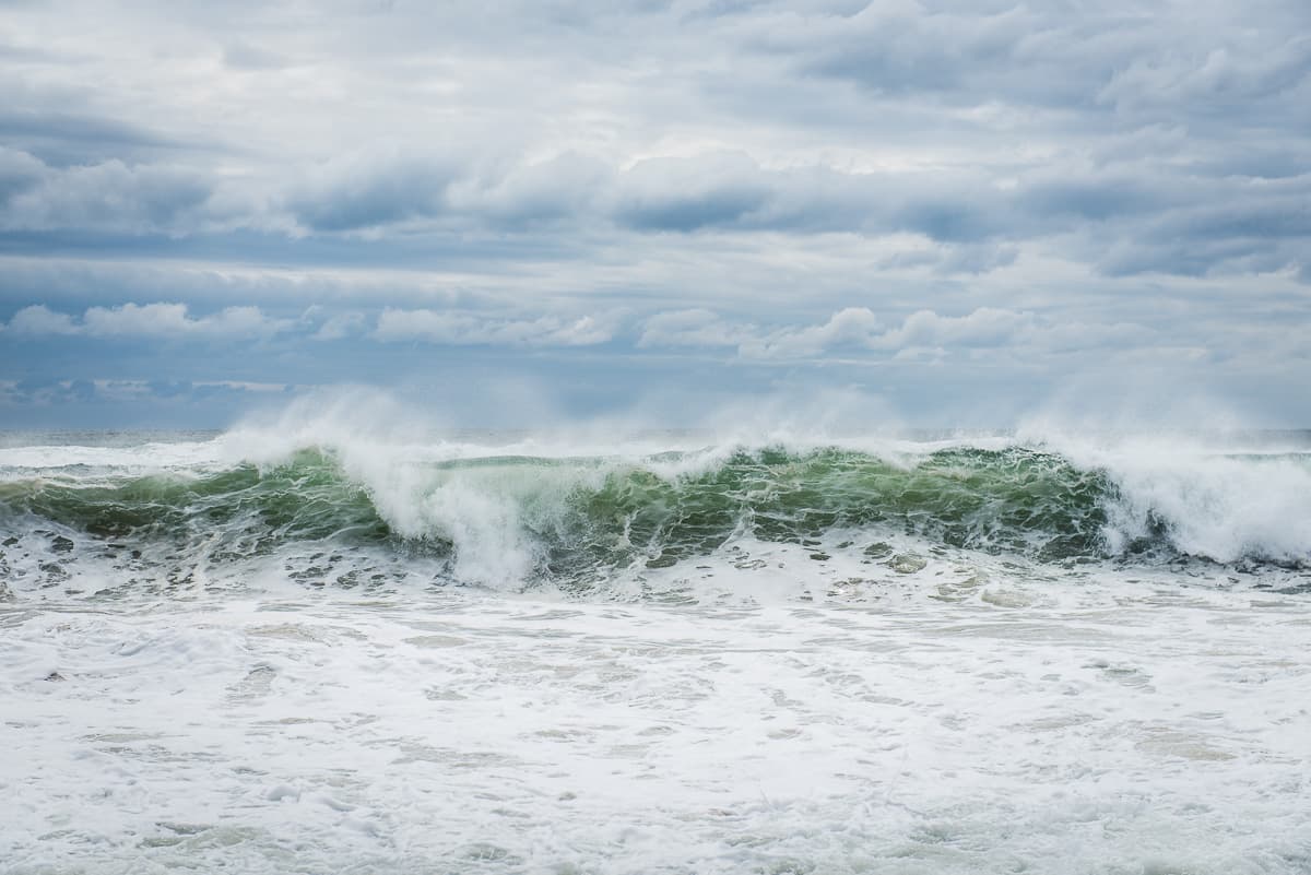 Crashing ocean wave